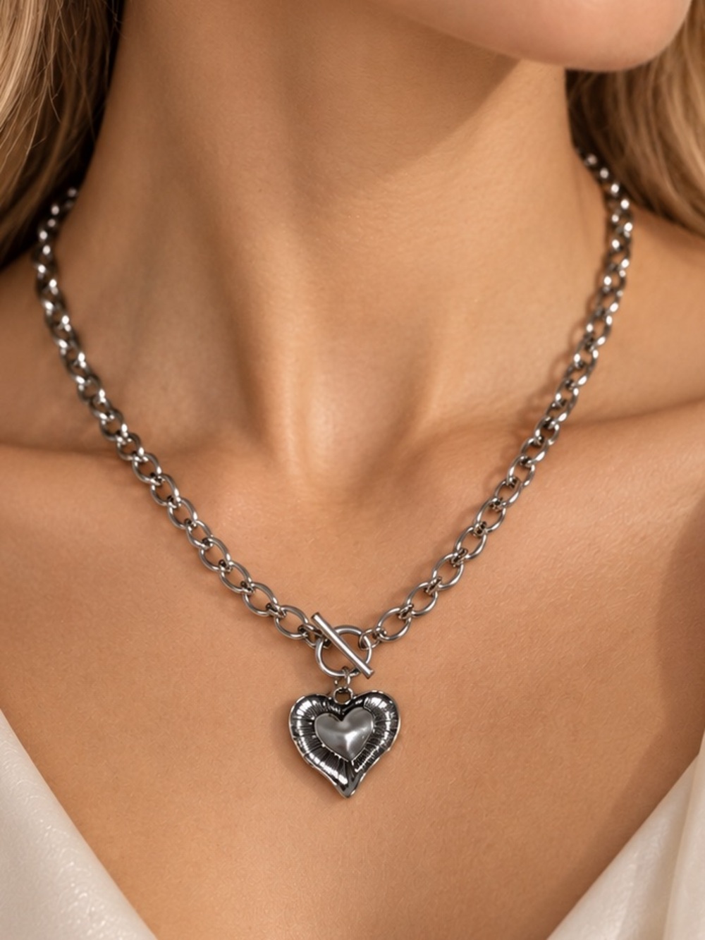 Zara Silver Tone Limited Edition Heart Toggle Necklace 19” NWOT